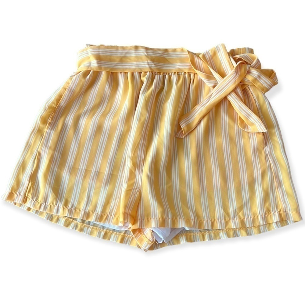 FOREVER 21 Yellow and White Striped Paper Bag High Rise Shorts Size Medium